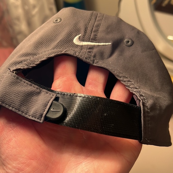 Nike dry fit baseball hat-4 available ponytail hole - Picture 3 of 3